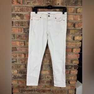 PAIGE
Skyline Ankle Skinny Jeans
size 29 white